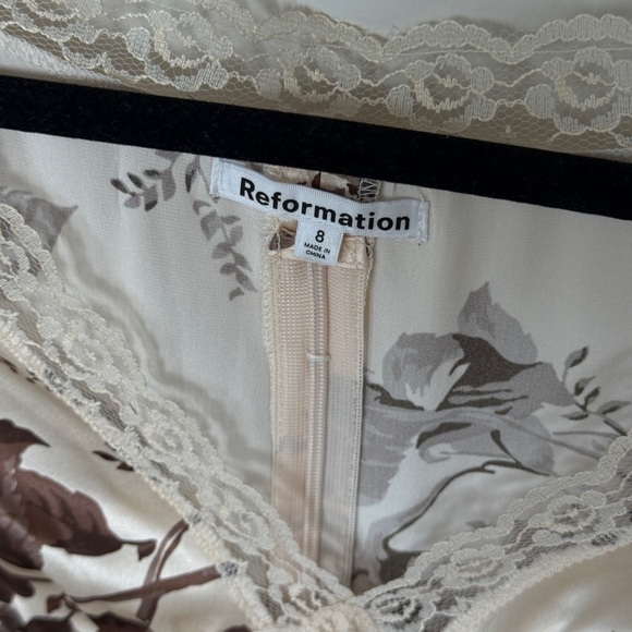 REFORMATION Caitlin Silk Top - Picture 7 of 8